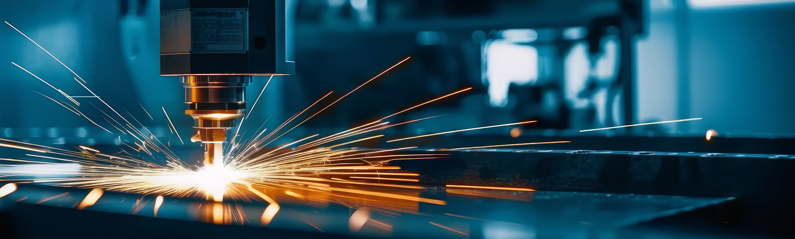 Bei F&amp;K Metall setzen wir auf modernste Roboterlaser-Technik, um Metallteile präzise, schnell und effizient zu schneiden.